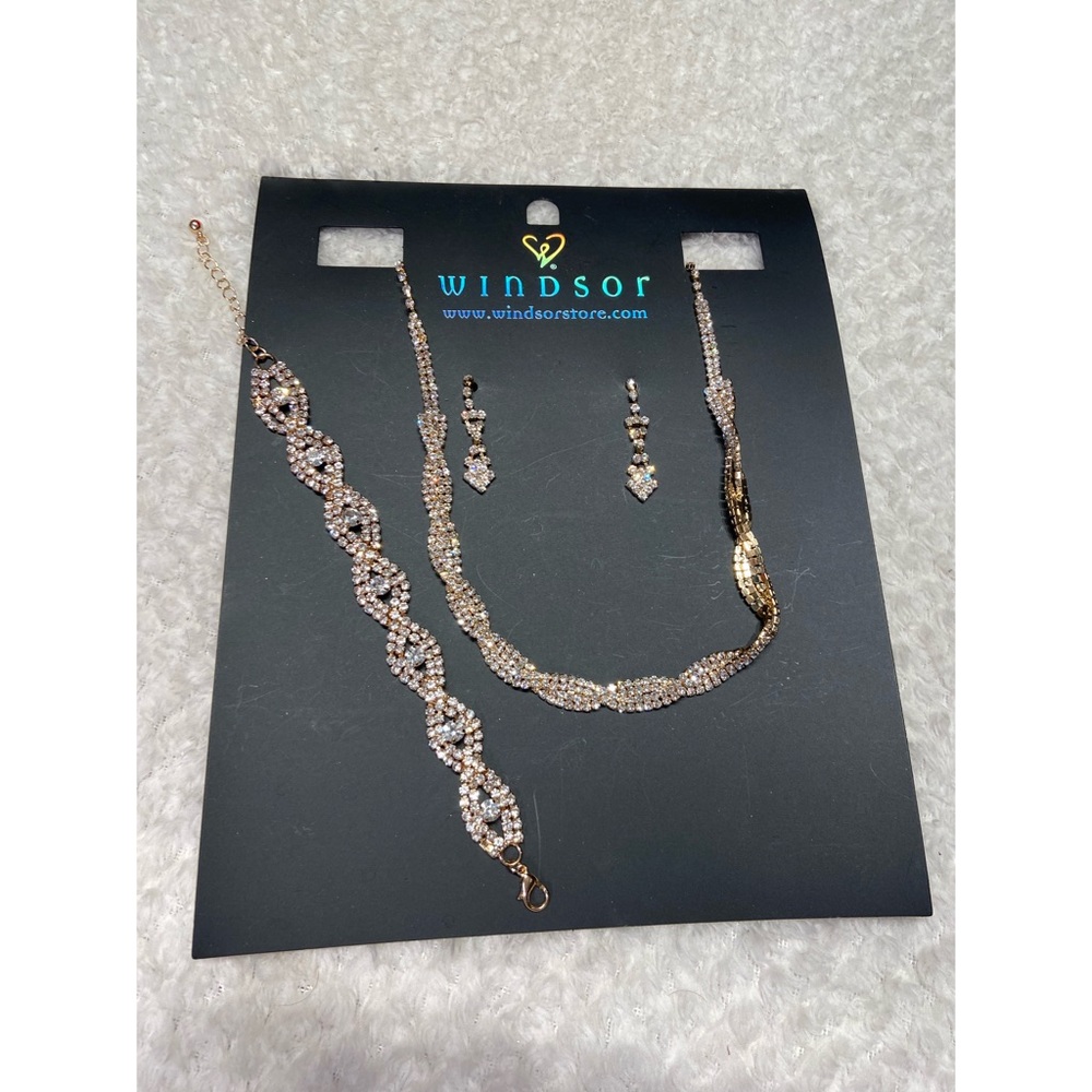 NWT Windsor Jewelry Set⚡️ - Picture 1 of 3